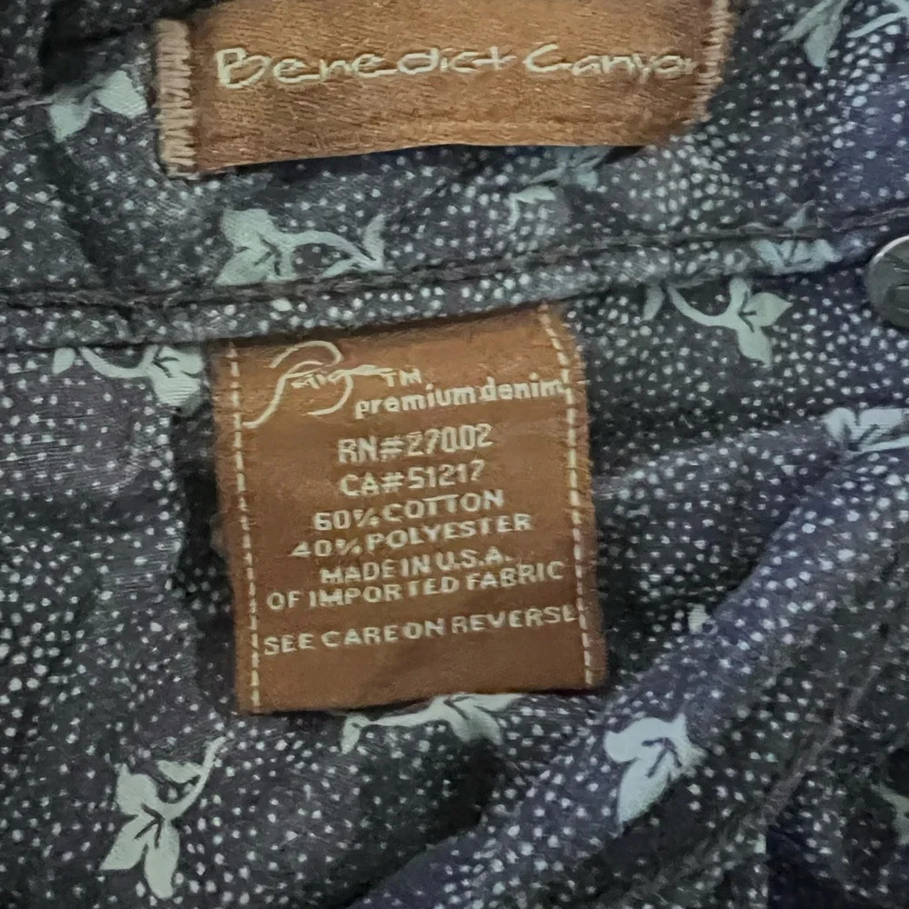 Like new Paige dark wash Premium- Benefict Canyon  Jean size 29 see pictures - Picture 6 of 8